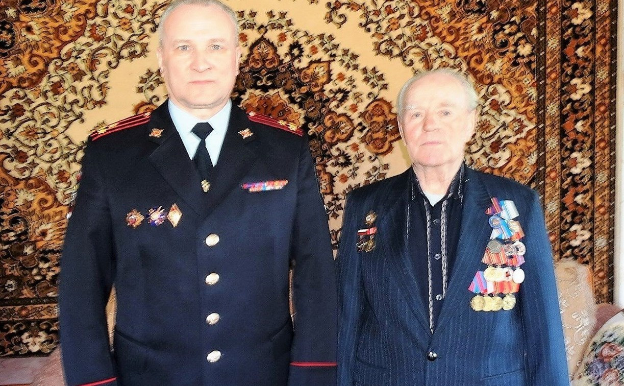 Начальник тульской Госавтоинспекции поздравил ветерана с Днем Победы