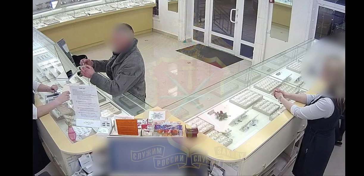 В Кимовске рецидивист ограбил ювелирный: ущерб составил полмиллиона рублей