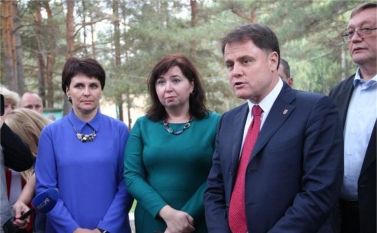 Владимир Груздев посетил пункт временного размещения беженцев из Украины