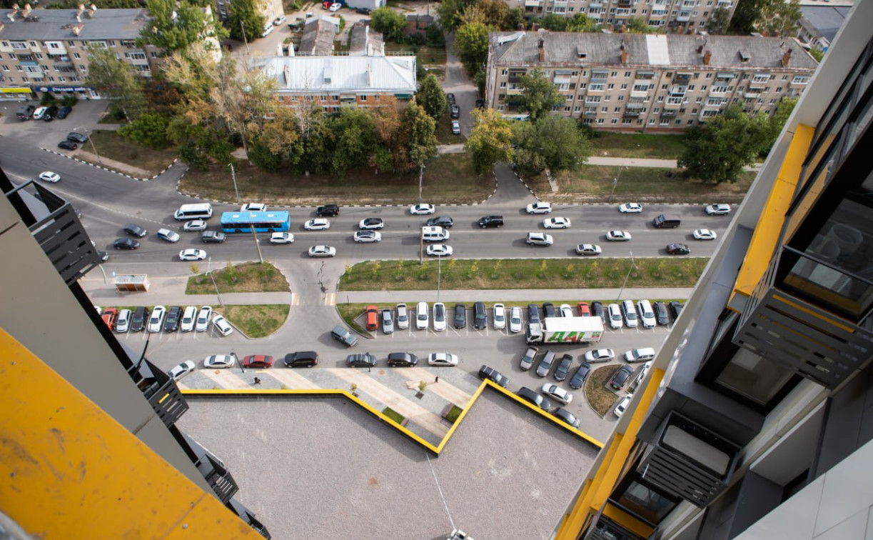 До конца 2025 года в Тульской области установят 148 остановок и отремонтируют 45 лифтов