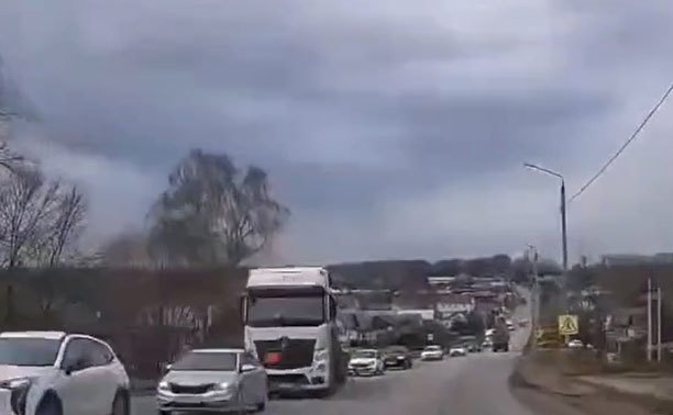 В Туле водитель большегруза внезапно выскочил на встречку