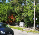 В Туле возле дома-водонапорки на ул. Академика Павлова загорелся сарай