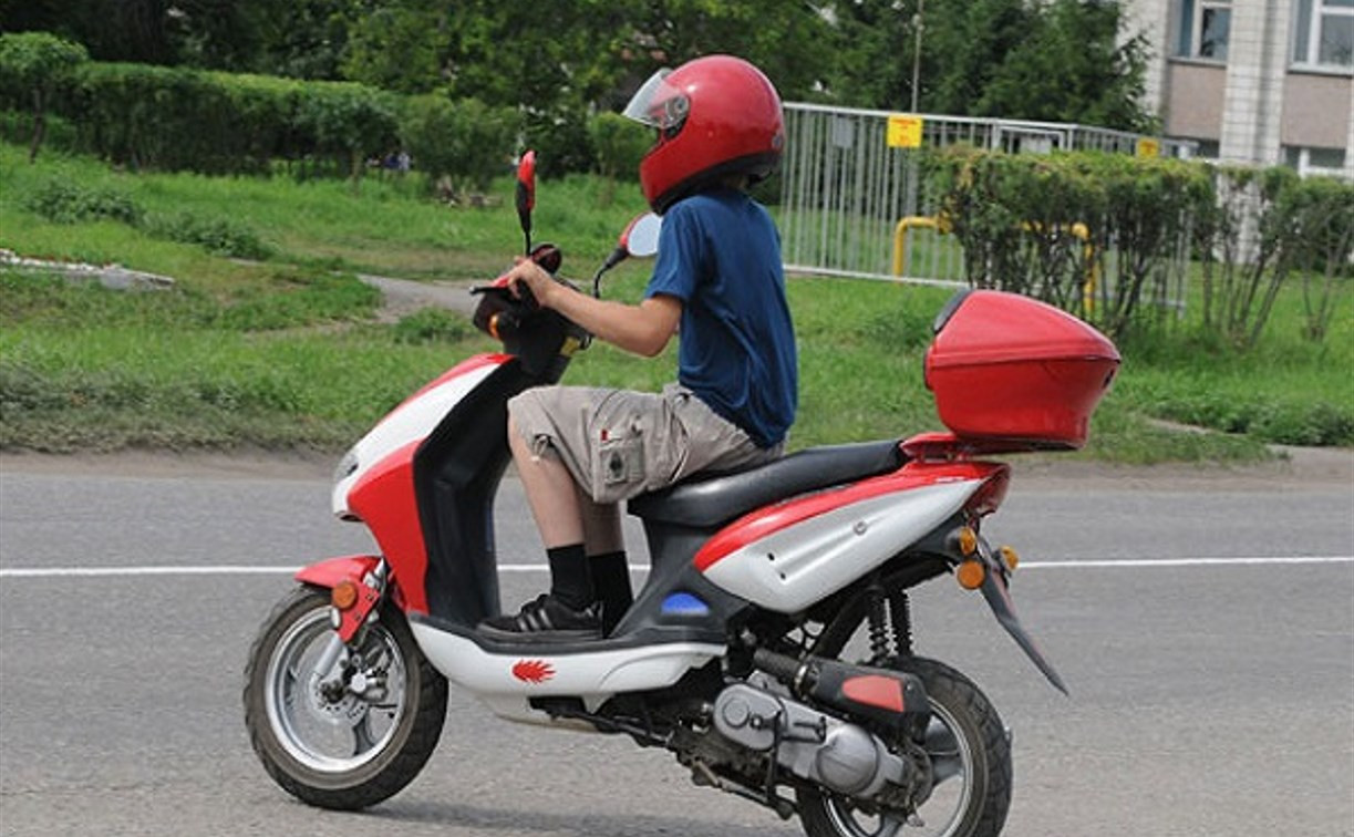 В Тульской области 10-летний мальчик опрокинулся на скутере