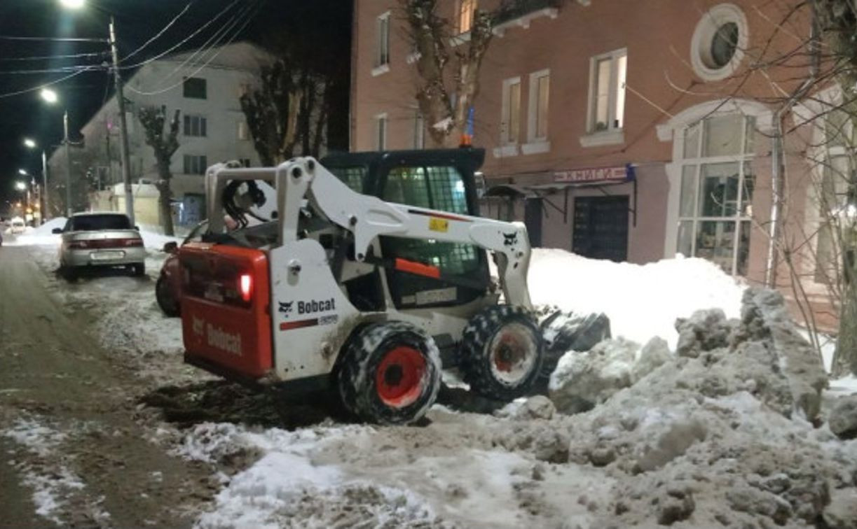 Ночью в Туле дороги от снега чистили 110 единиц техники