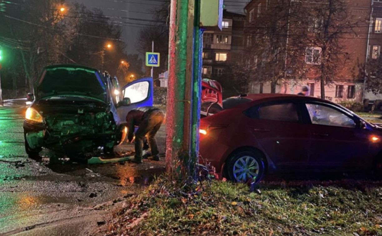 В Туле на улице Кирова столкнулись две иномарки