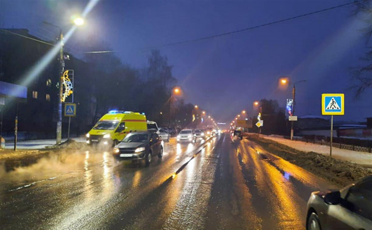 В Щекино водитель сбил двух пешеходов и скрылся
