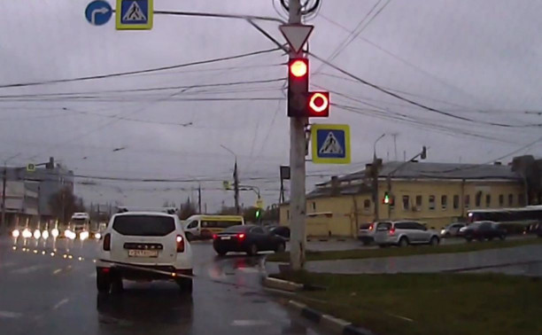 В Туле «пофигист» на Renault Duster получил штраф за езду на красный свет