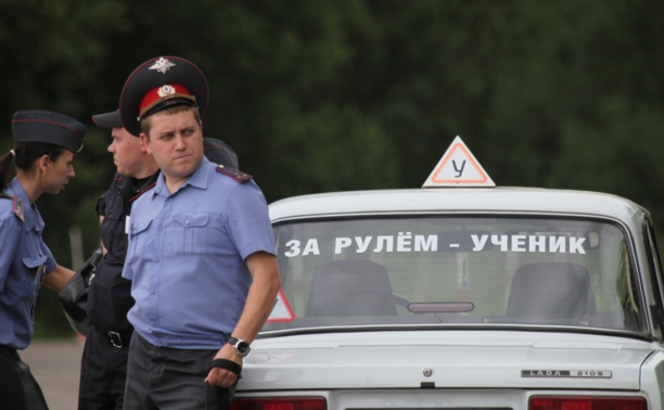 Тульские полицейские вспомнили ПДД