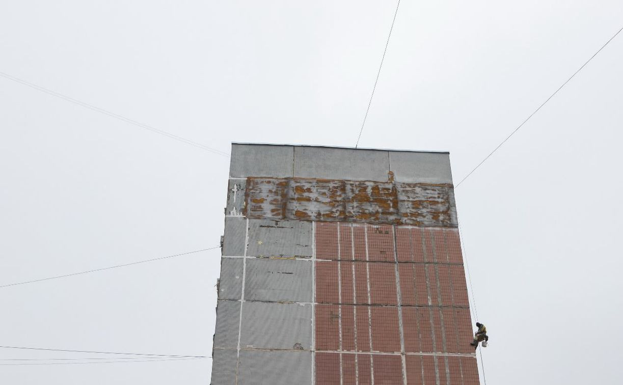 В Туле подрядчик сорвал сроки ремонта крыши и дымвентканалов в доме на ул. Ю. Фучика