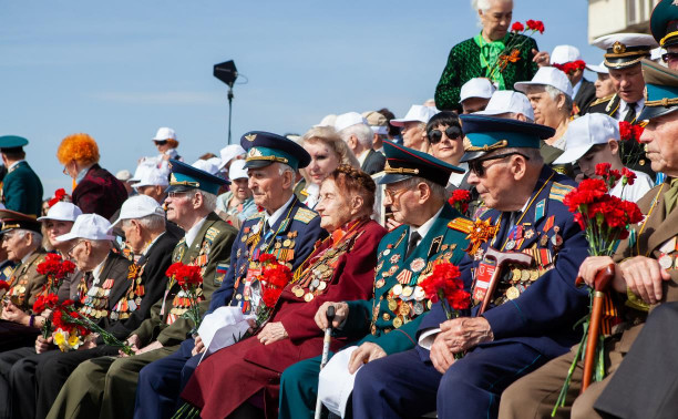 Официальные лица Тульской области поздравляют с Днем Победы