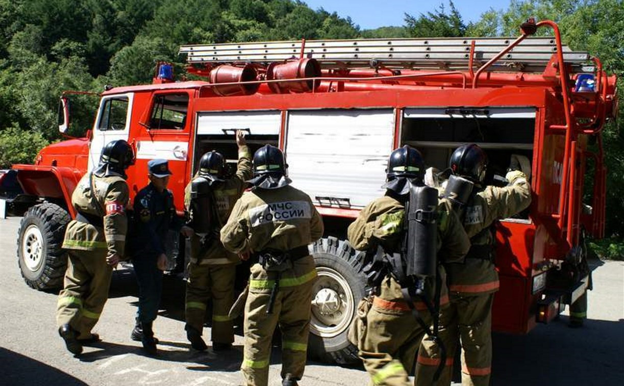 Сотрудники МЧС потушили пожар в новомосковской пятиэтажке