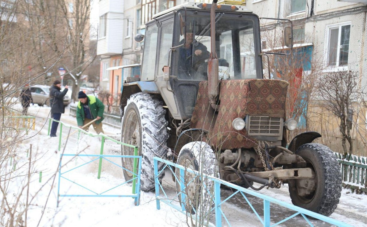 Инспекторы УАТН проверили уборку дворов Тулы от снега