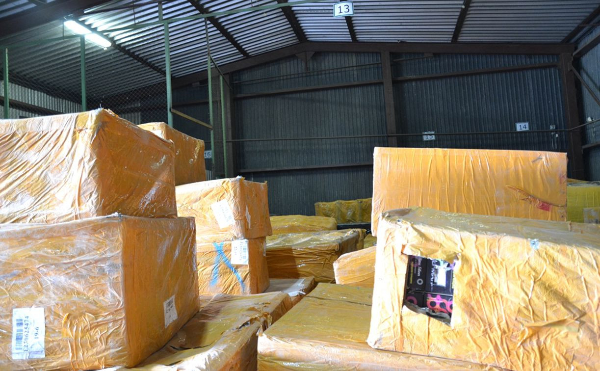 Автозапчасти, игрушки, быттехника: тульские таможенники задержали фуру с 20 тоннами контрафакта 