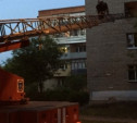 В Алексине из горящей квартиры пожарные спасли мужчину