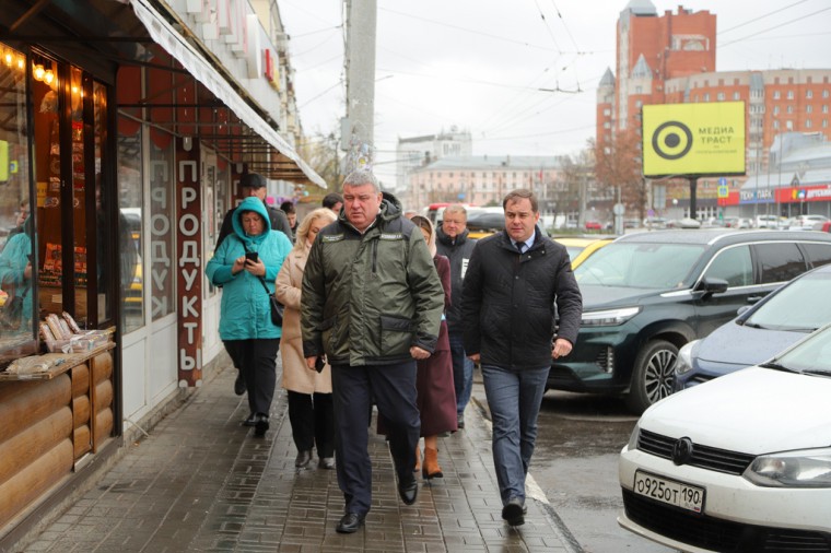 На площади перед Московским вокзалом предложили обустроить платную парковку