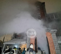 В Туле пожарные вынесли из горящего особняка больную женщину