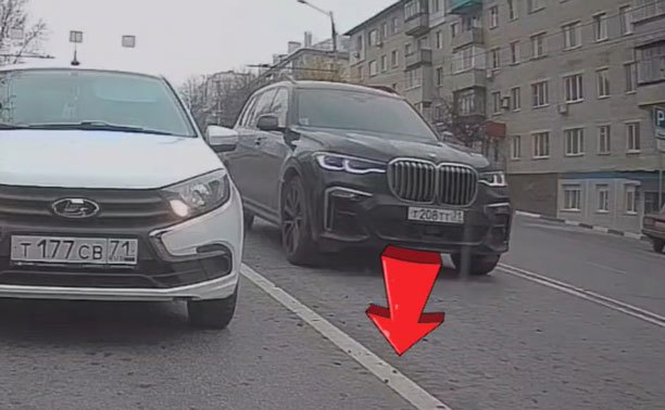 На ул. Октябрьской водитель BMW решил, что ему не до ПДД