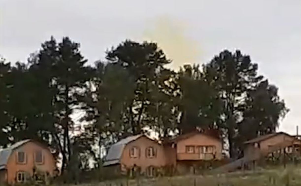 В Алексинском районе жители услышали взрыв и увидели желтое облако 