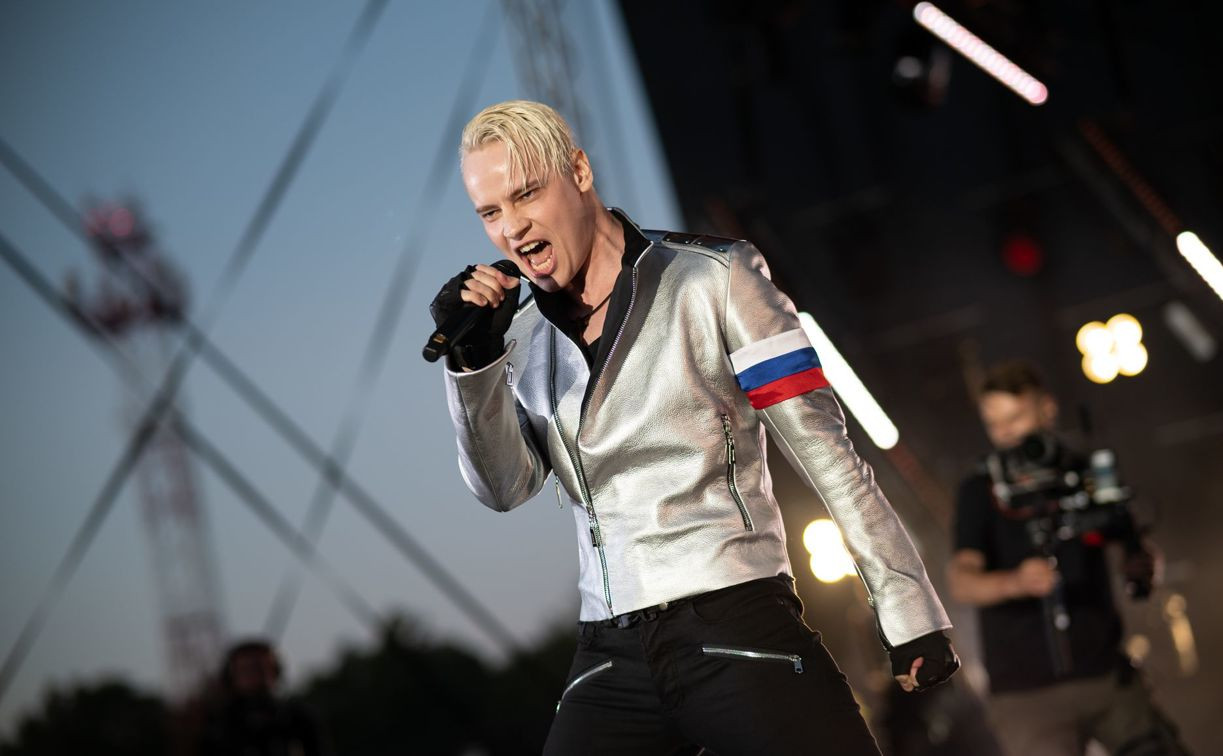 Опрос ВЦИОМ: россияне назвали SHAMAN'а лучшим певцом года 
