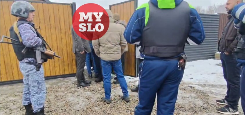 В Новомосковске мужчина «отметил» свадьбу стрельбой из автомата Калашникова