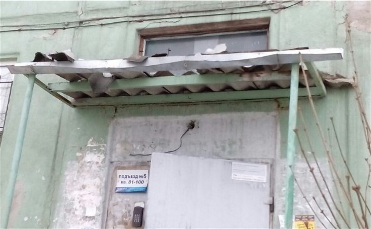 Директора новомосковской УК осудят за сход наледи с крыши 