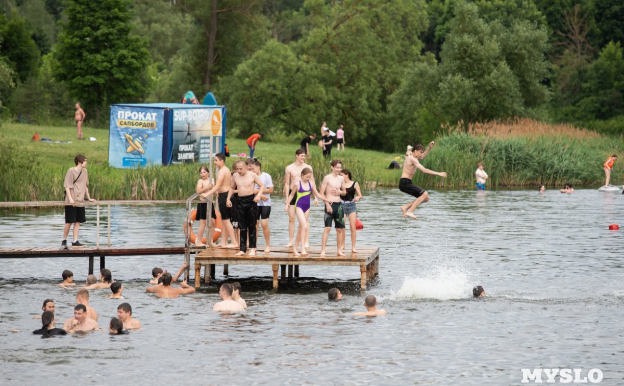 Будет триатлон: работу пляжа на пруду Белоусовского парка в воскресенье ограничат
