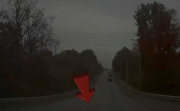 На Орловском шоссе водитель пошел на опасный обгон