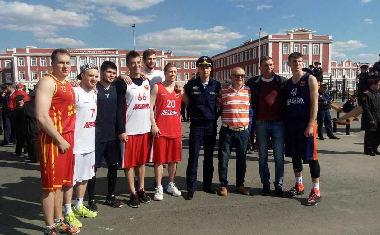 Баскетболисты «Арсенала» провели мастер-класс для суворовцев