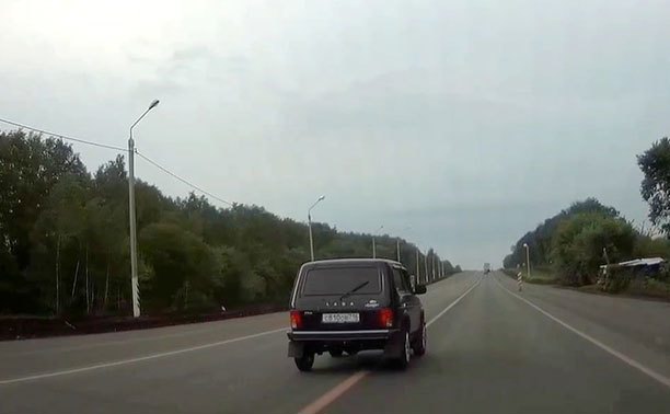 Под Тулой водитель «Нивы» решил, что дорожная разметка — не для него