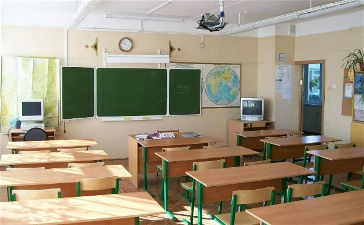 В Тульской области школьников средних и старших классов могут отправить на дистанционку 