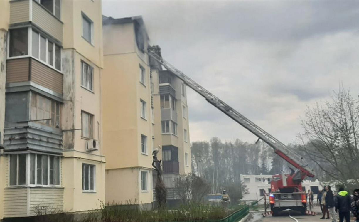 Пожар в Заокском: жителям горевшего дома окажут помощь