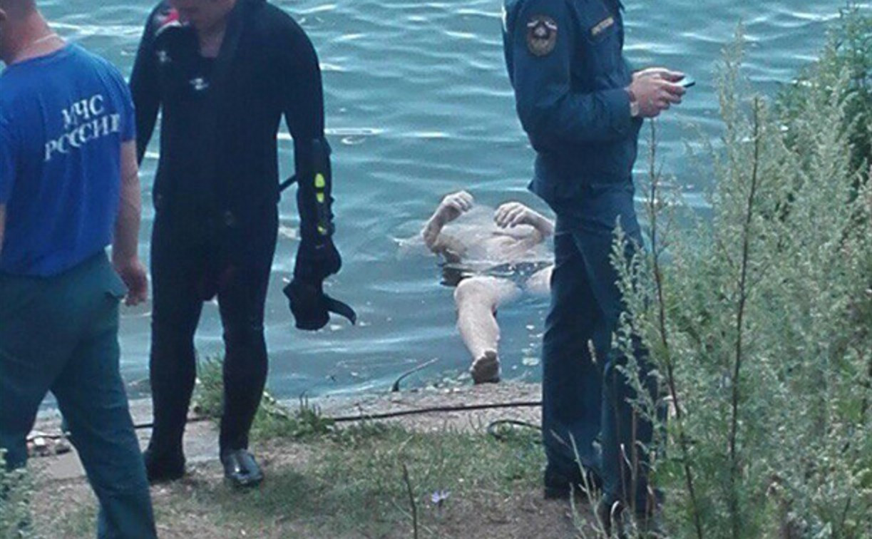 В Новомосковске обнаружили труп утонувшего мужчины (фото 18+)