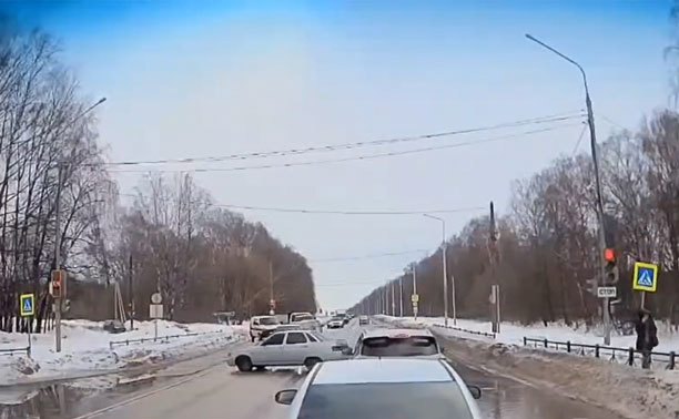 Возле Петелино встретили «загадочного» водителя