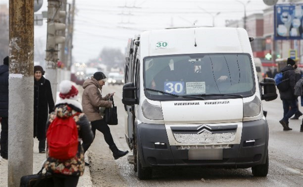 Перевозчиков в Тульской области заставят соблюдать расписание и принимать безнал