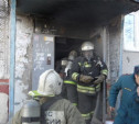 Из-за пожара в подвале дома на ул. Кауля эвакуировали целый подъезд 