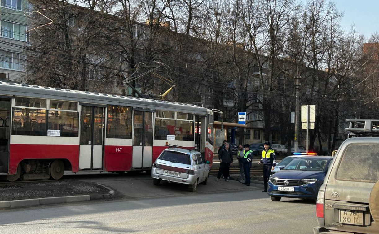 ДТП с трамваем на Металлургов в Туле: одна пассажирка пострадала