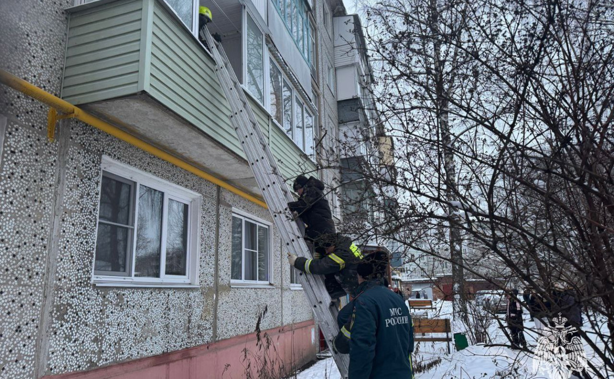 На пожаре в Узловой сотрудники МЧС спасли семь человек