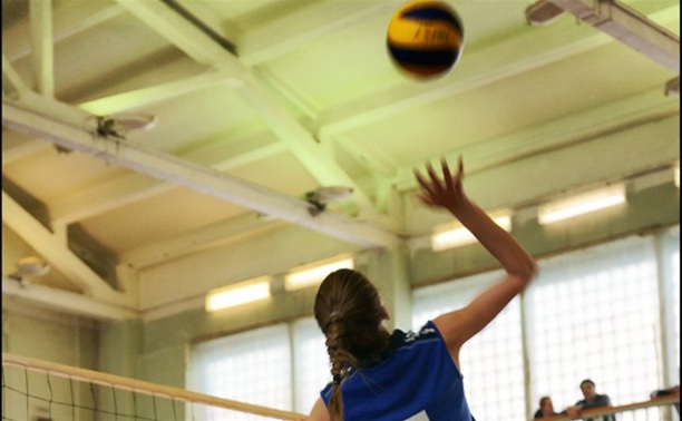 В Туле стартовал женский турнир волейболисток
