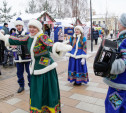 На улице Металлистов в Туле открылись новогодняя ярмарка и фестиваль корпоративных елок