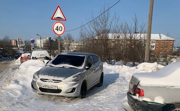 В Туле водитель повадился парковаться на тротуаре