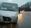 У автобуса Новомосковск – Тула на ходу отлетело колесо и врезалось в иномарку