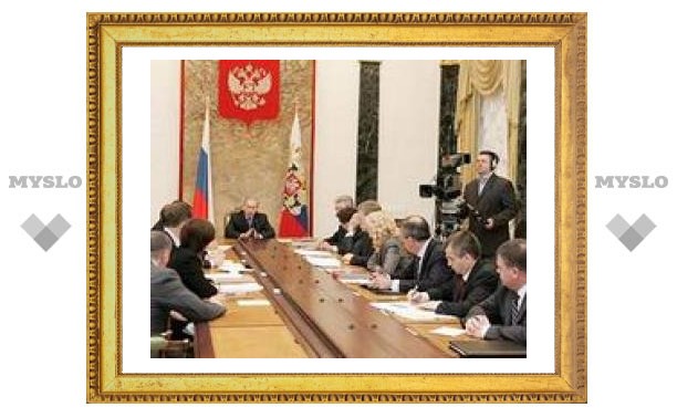 В Госдуме хотят освободить премьера Путина от "лишних" ответственности