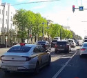 «Накажи автохама»: в Туле девять водителей толпой проехали на красный