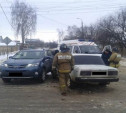 В Новомосковске столкнулись Toyota и «семёрка»
