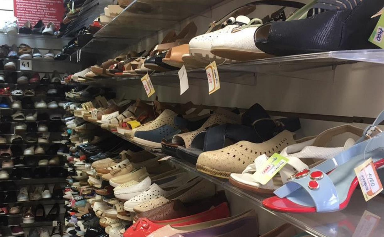 В тульском магазине нашли 1596 пар обуви с нарушением маркировки