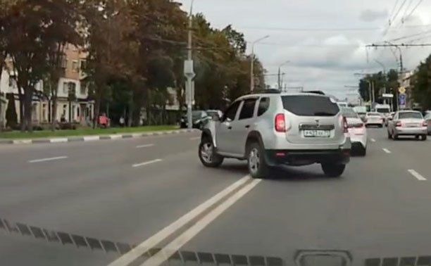 На пр. Ленина еще один водитель не заметил двойную сплошную