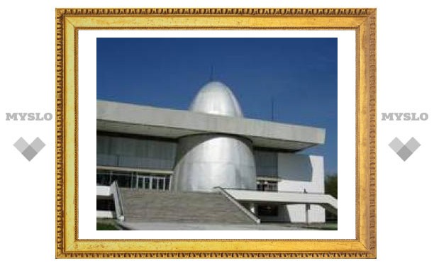 13 июня: Заложен первый камень музея космонавтики