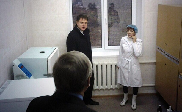 Владимир Груздев посетил фельдшерский центр в Тепло-Огаревском районе