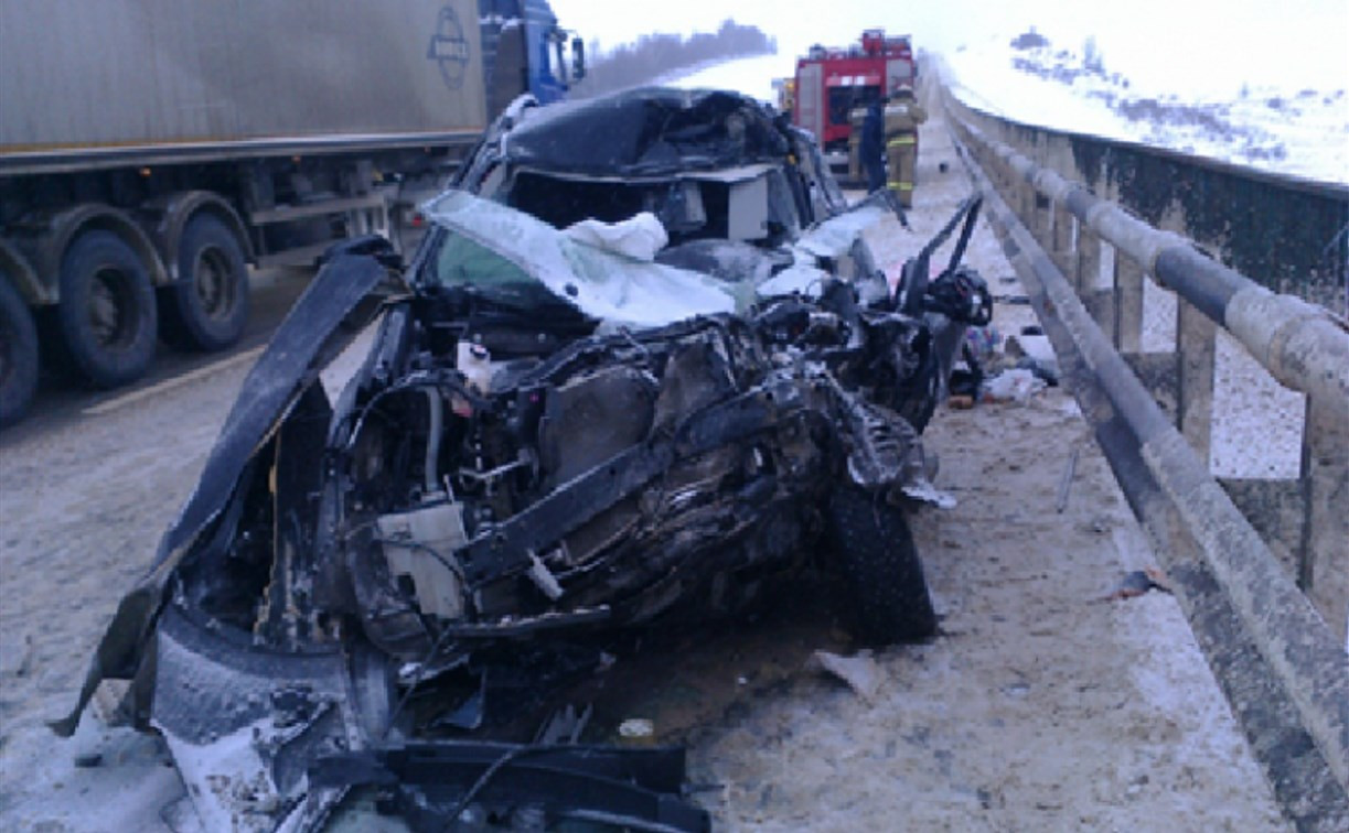 На трассе М-4 водитель «Тойоты» погиб после ДТП со снегоуборочным КамАЗом