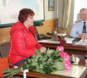 Михаил Есаков наградил тулячку за помощь в раскрытии угона